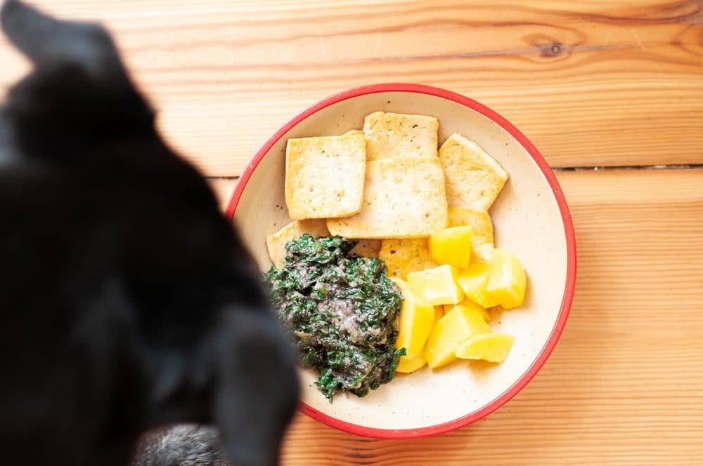 Kartoffeln mit Spinat und Spiegeltofu